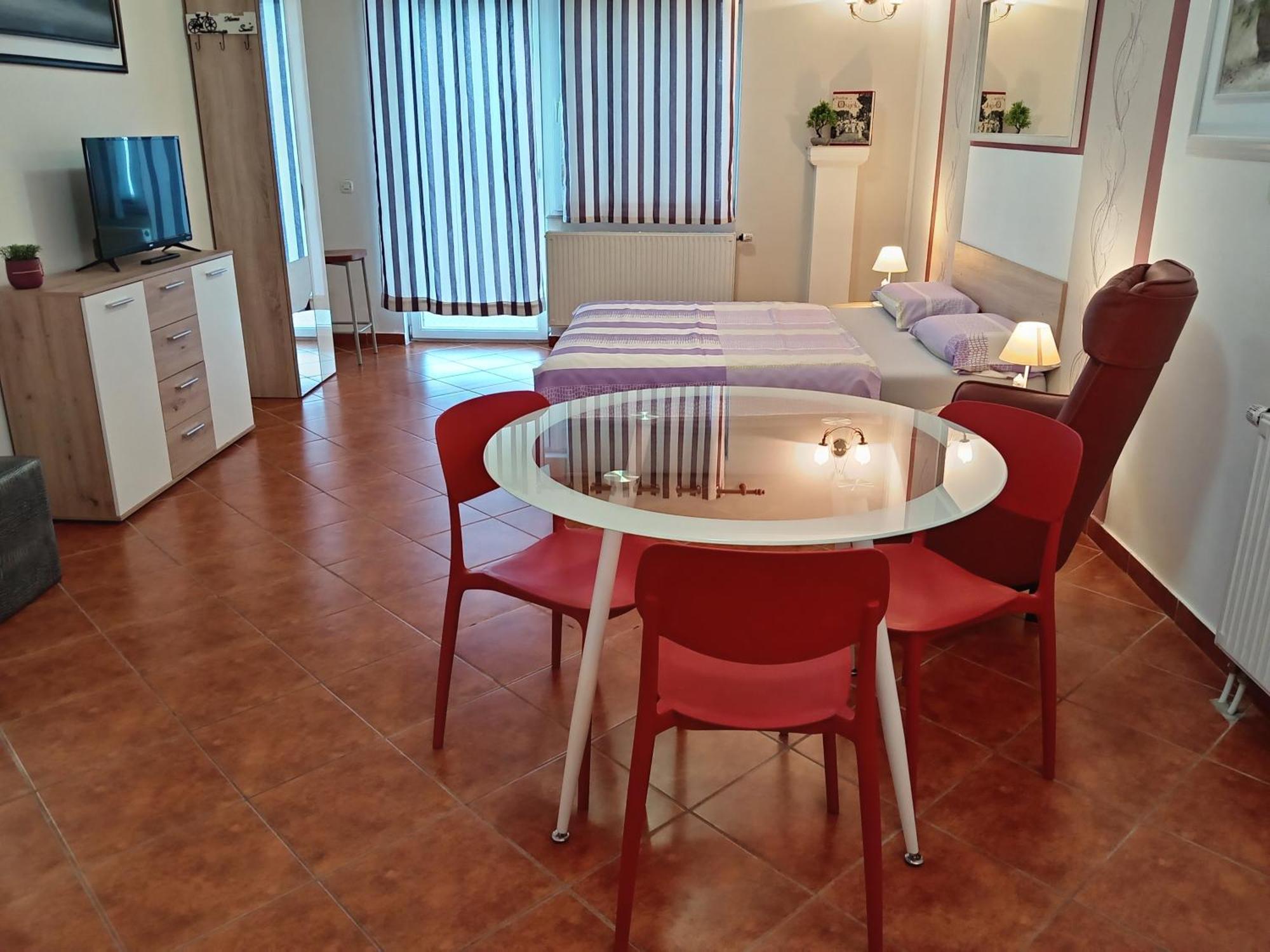 Apartments Kosevic Осиек Экстерьер фото